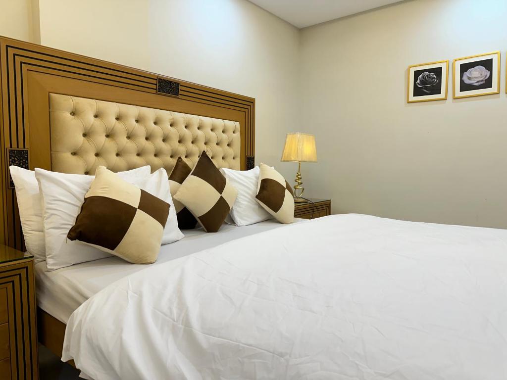 Mukhtar Homes Bahria Town Lahore - One-Bedroom Apartment