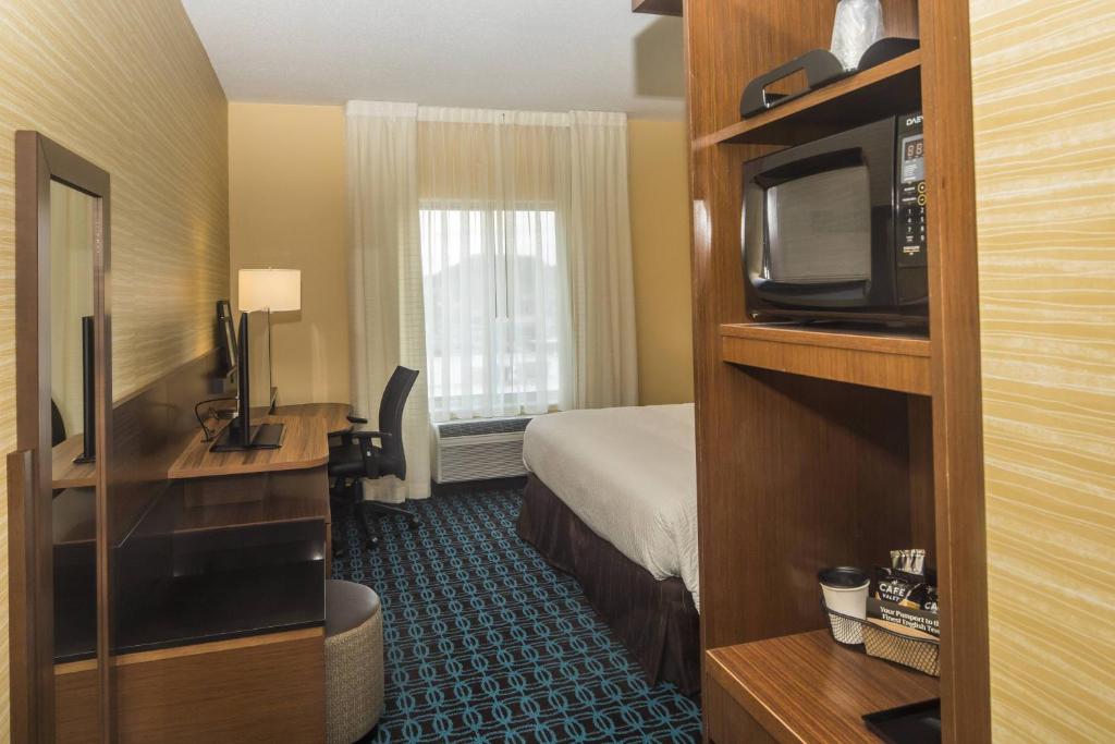 Fairfield Inn & Suites by Marriott Pittsburgh North/McCandless Crossing - Habitación King