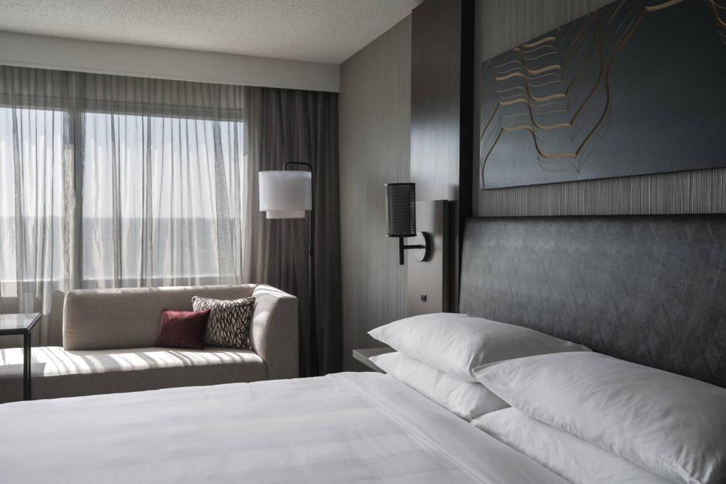 Chicago Marriott Schaumburg - King Room