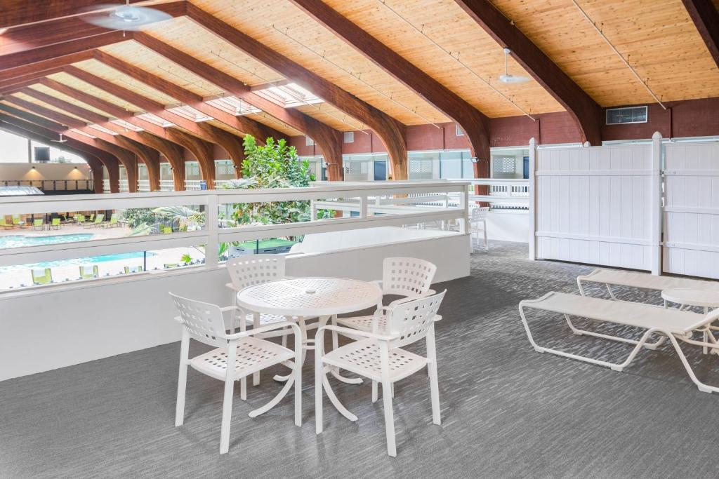 Restaurace v ubytování Four Points by Sheraton Eastham Cape Cod