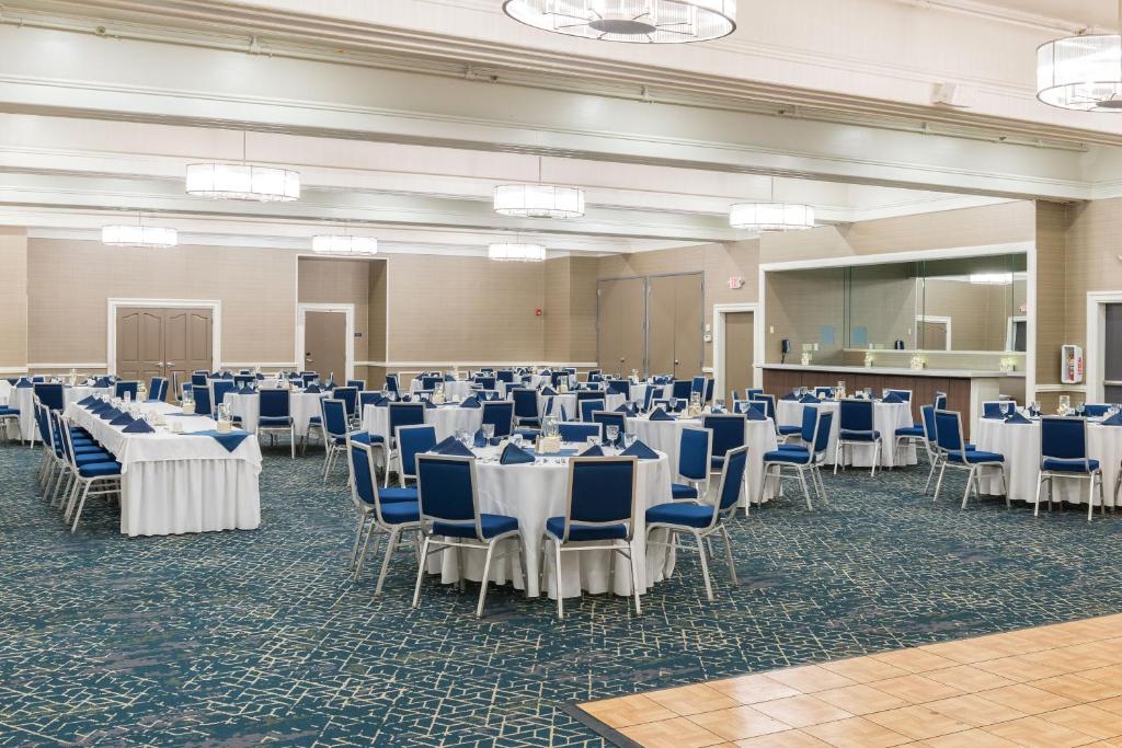 Restaurace v ubytování Four Points by Sheraton Eastham Cape Cod
