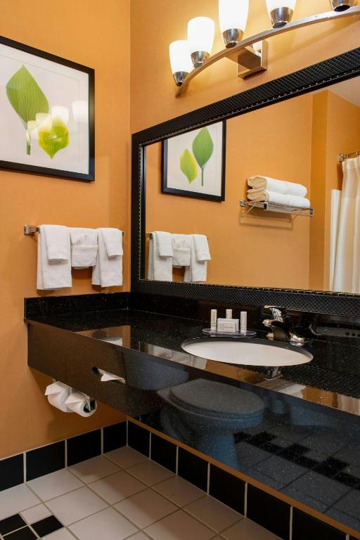 Fairfield Inn and Suites Santa Rosa Sebastopol - King Studio Avec Canapé-lit