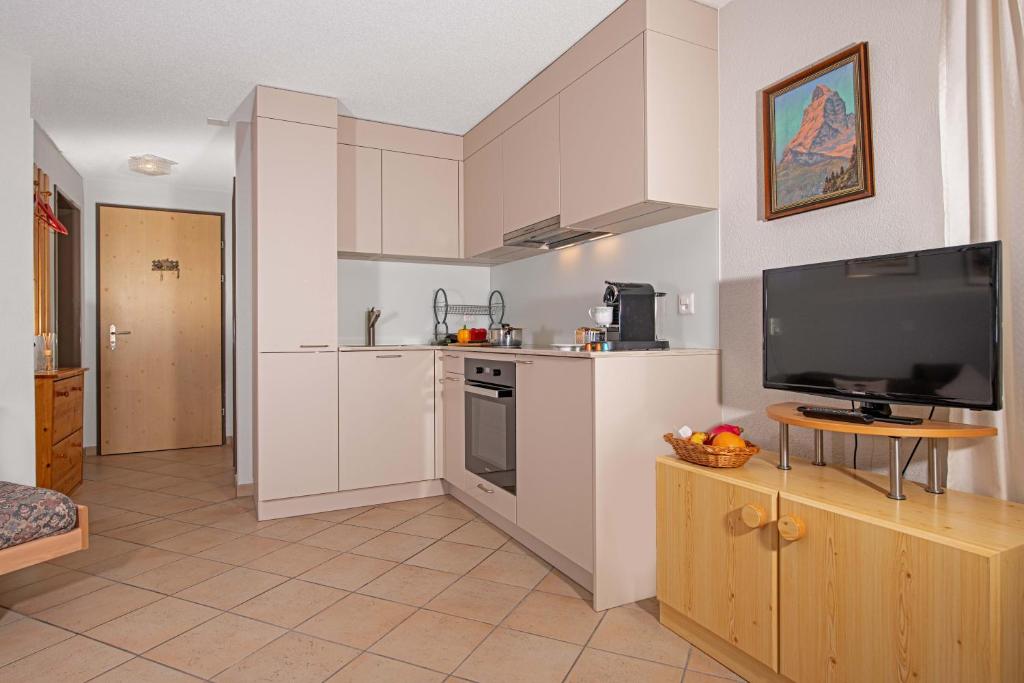 Kuchyň nebo kuchyňský kout v ubytování Haus Laurin