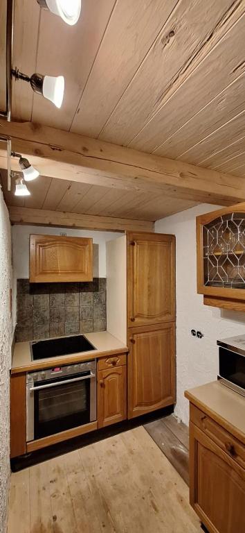 Kuchyňa alebo kuchynka v ubytovaní Haus Joelblick und Haus Oberadelsber
