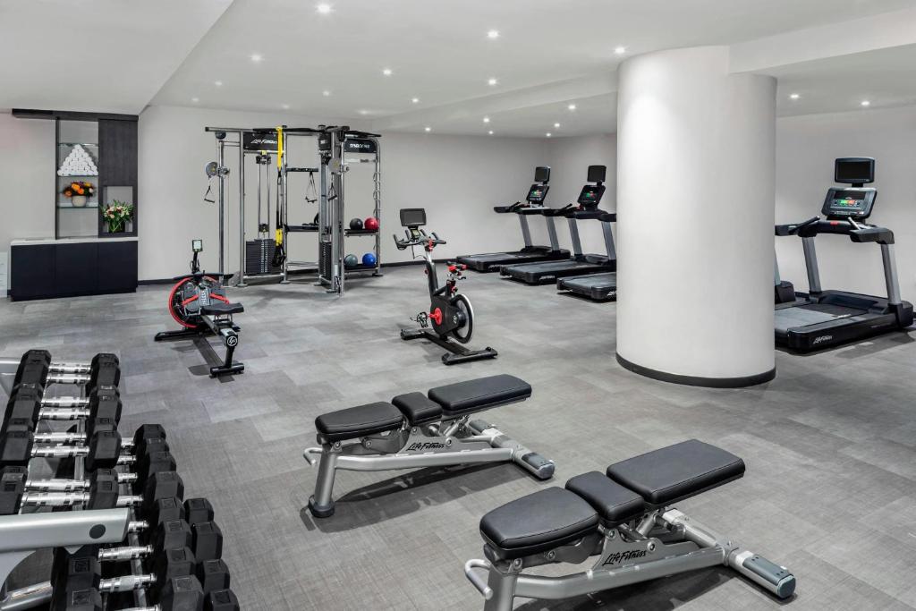 Fitness centrum a/nebo fitness zařízení v ubytování Fairfield Inn & Suites by Marriott New York Manhattan/Times Square South