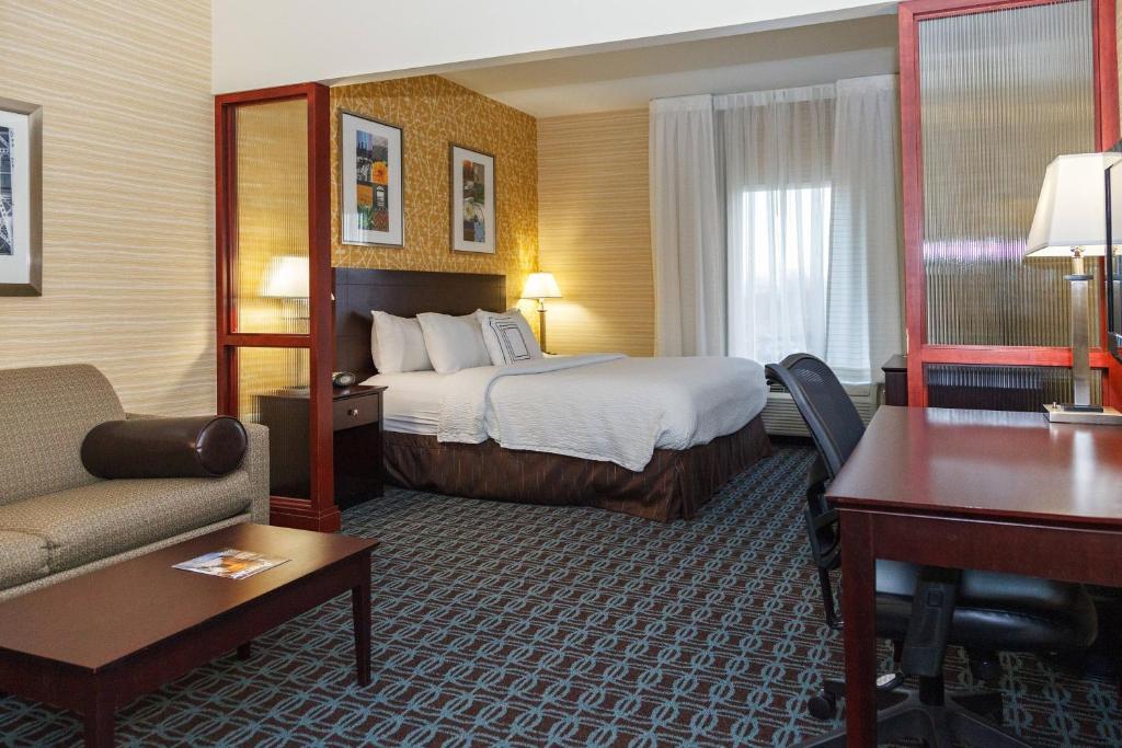 Postel nebo postele na pokoji v ubytování Fairfield Inn & Suites by Marriott Somerset