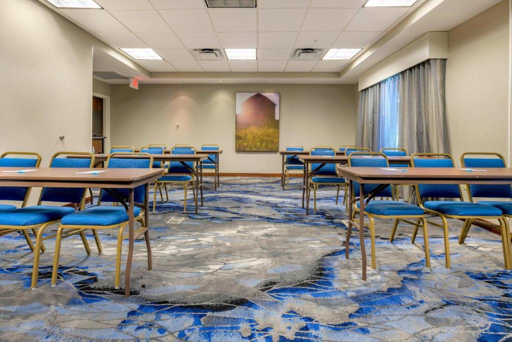 Fairfield Inn & Suites by Marriott Slippery Rock photo