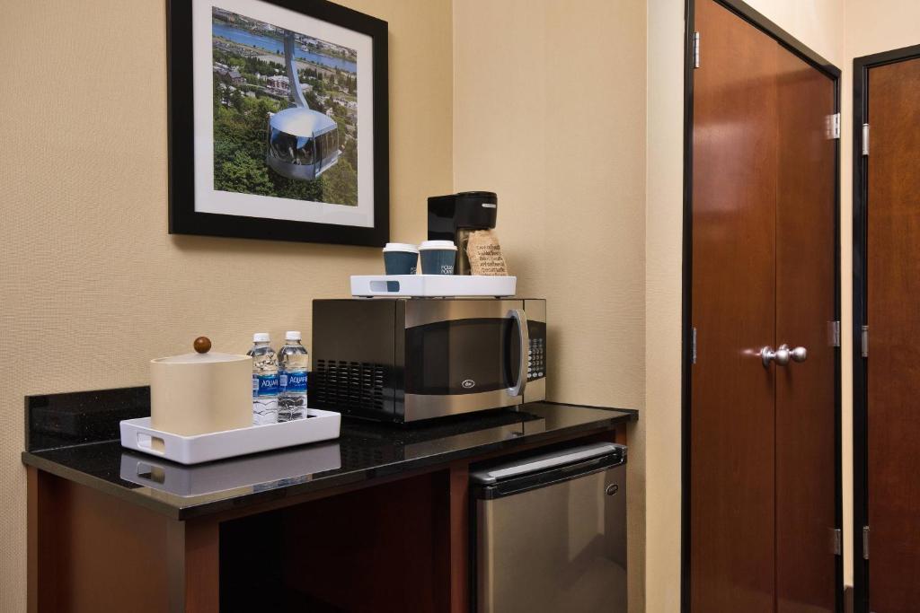 Four Points by Sheraton Portland East - Sala King Standard, Quarto De Hóspedes, 1 Rei