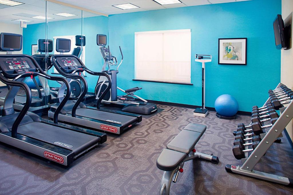 Fitness centrum a/nebo fitness zařízení v ubytování Fairfield Inn & Suites Twentynine Palms - Joshua Tree National Park