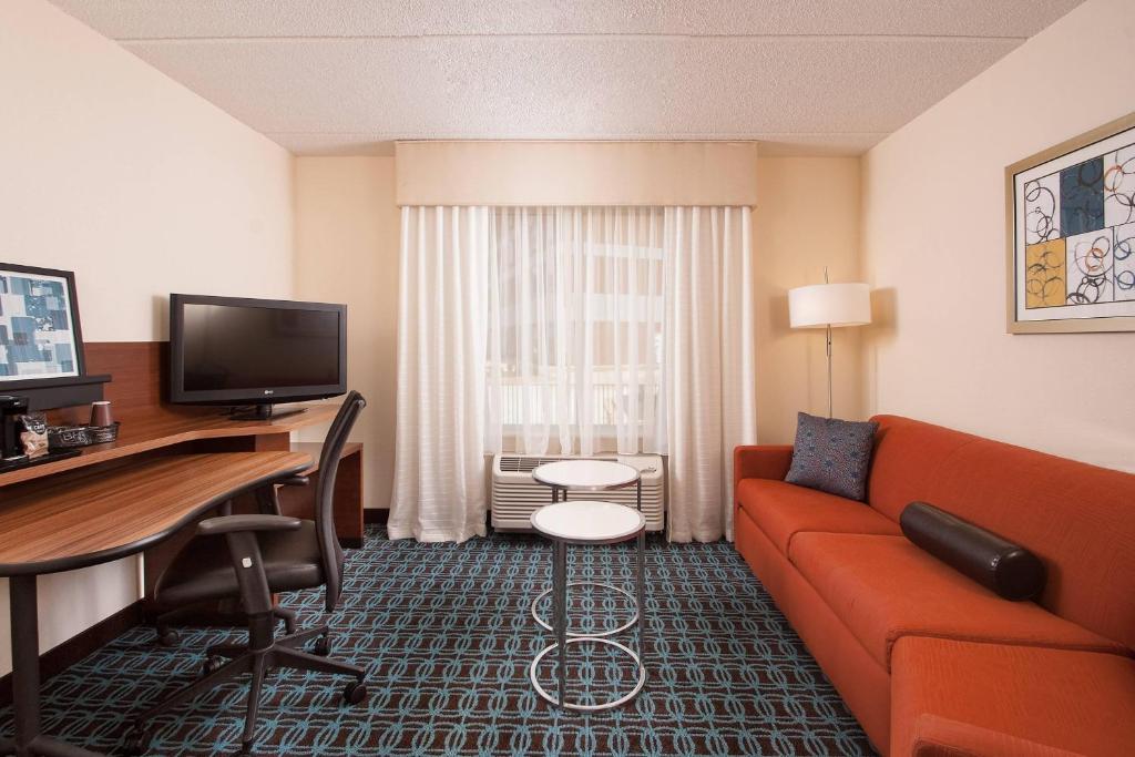 Fairfield Inn Greenville Spartanburg Airport - Room King Con Ducha Enrollada - Mobility Accesible