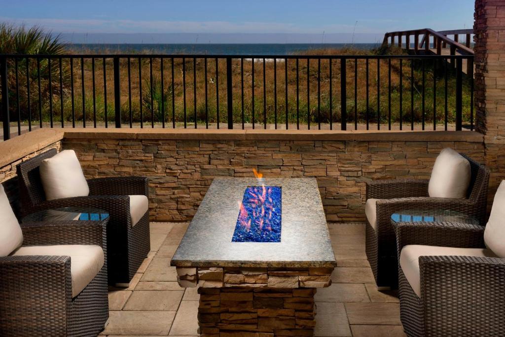 Four Points by Sheraton Jacksonville Beachfront photo