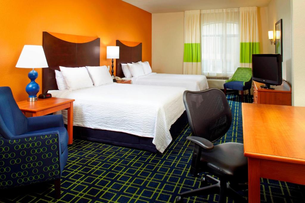 Postel nebo postele na pokoji v ubytování Fairfield Inn & Suites Phoenix Midtown