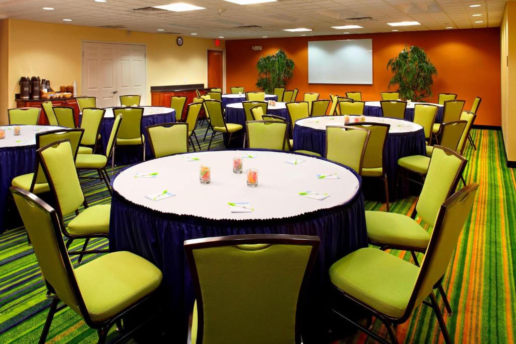 Konferenční prostory v ubytování Fairfield Inn & Suites Phoenix Midtown
