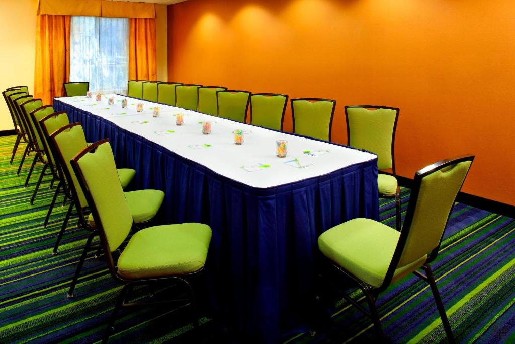 Konferenční prostory v ubytování Fairfield Inn & Suites Phoenix Midtown