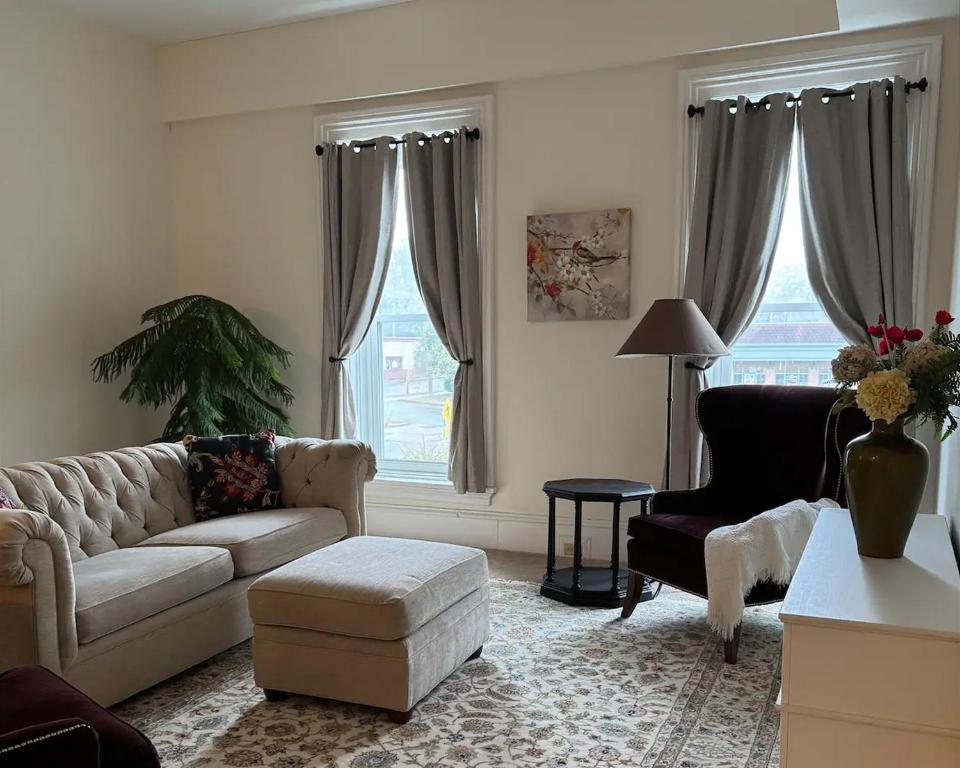 Gallery image of 21 Main Street Luxury Apartment in Canton