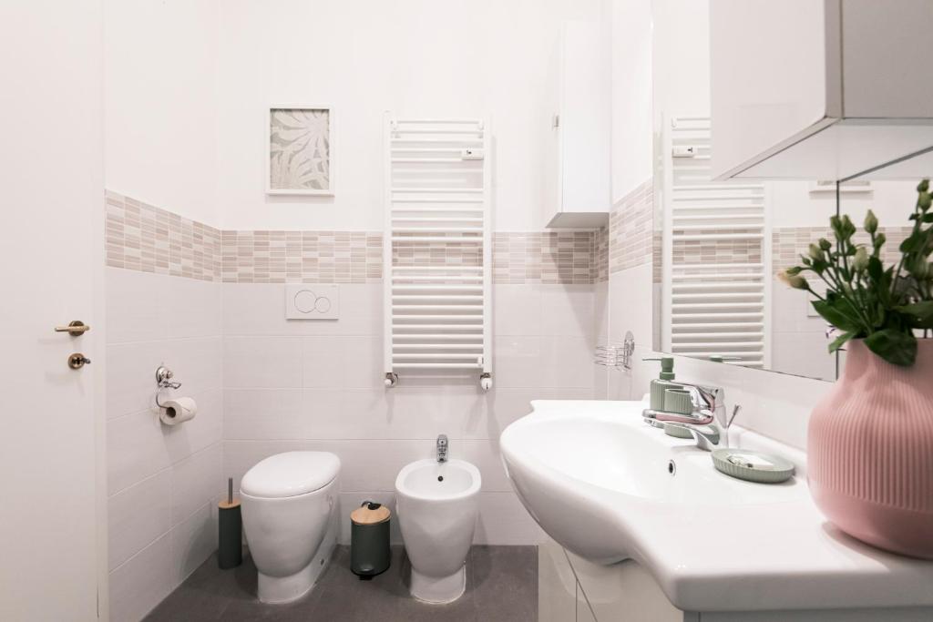 Kúpeľňa v ubytovaní Cozy apartament in Piazza 5 Giornate by Easylife