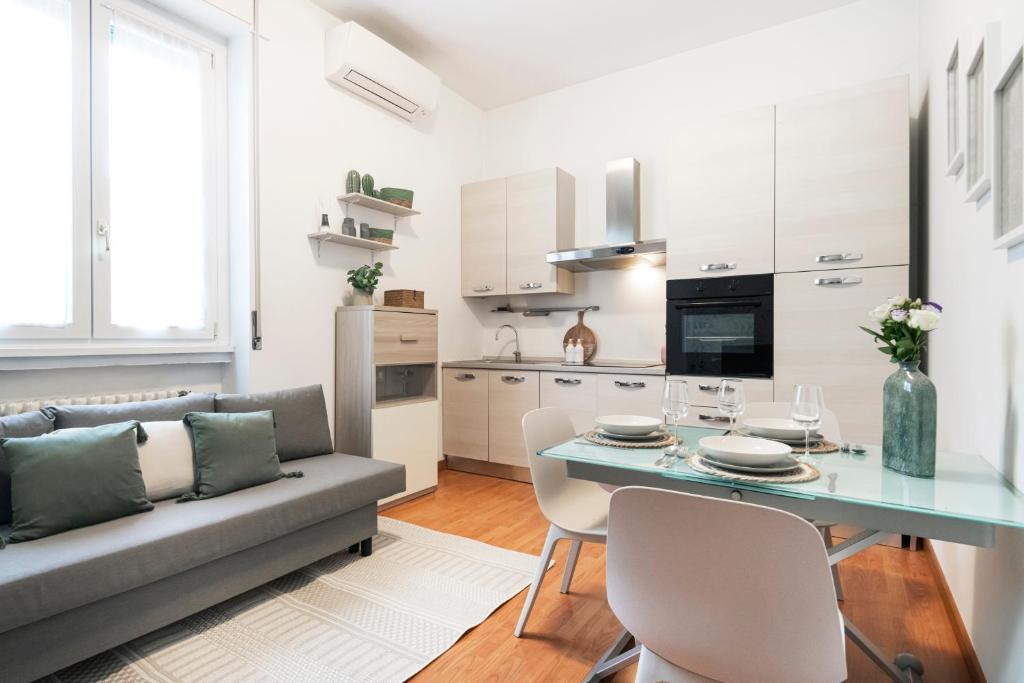 Kuchyňa alebo kuchynka v ubytovaní Cozy apartament in Piazza 5 Giornate by Easylife