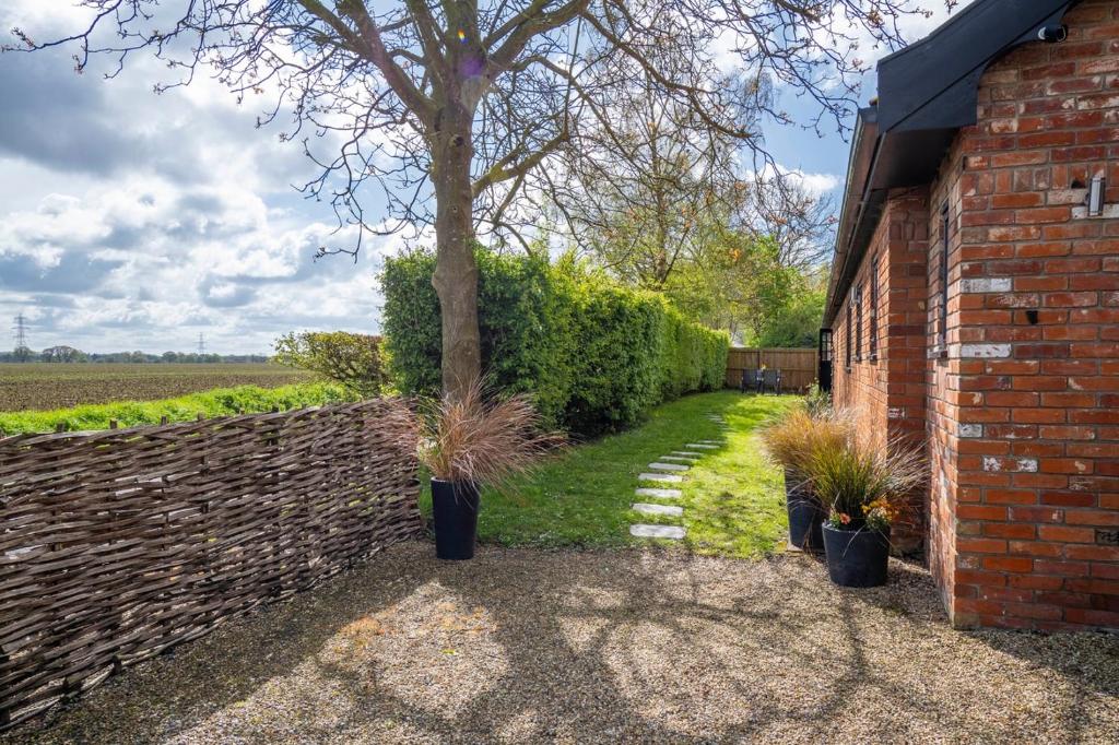 East Wing at Champaignes Toft, Mendlesham 6