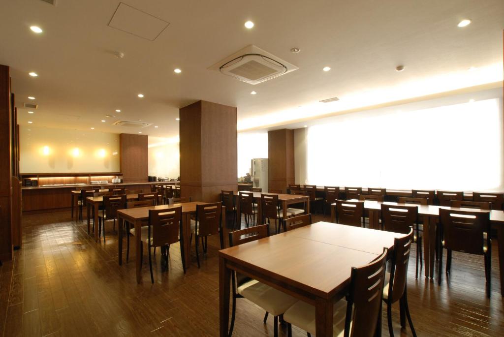 Restaurace v ubytování AB Hotel Komaki