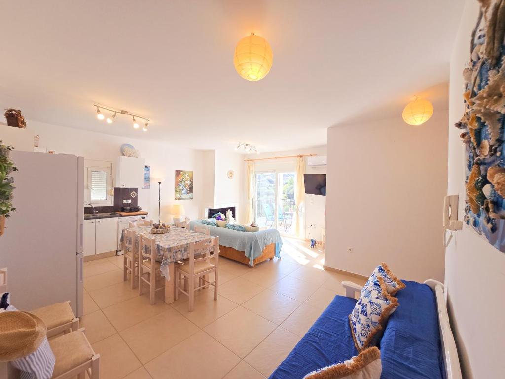 Kuchyň nebo kuchyňský kout v ubytování Lakithra Apartments