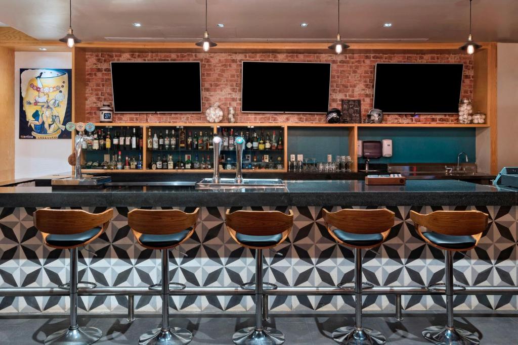 O lounge ou bar de Four Points by Sheraton Cancun Centro
