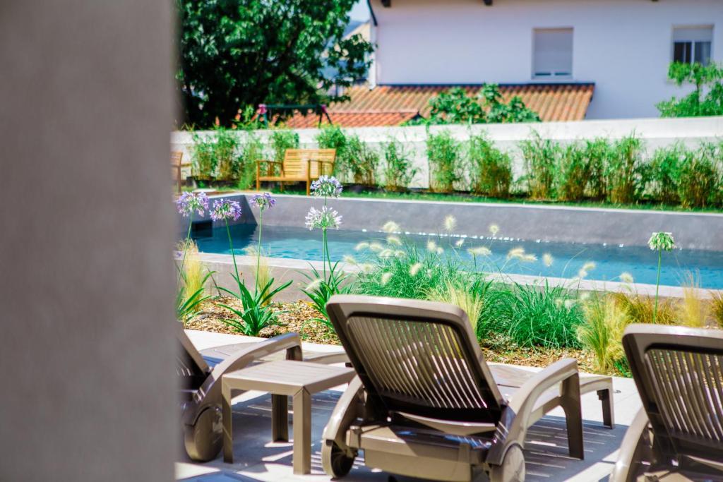 Piscine de l'établissement Hotel Restaurant Santiago ou située à proximité