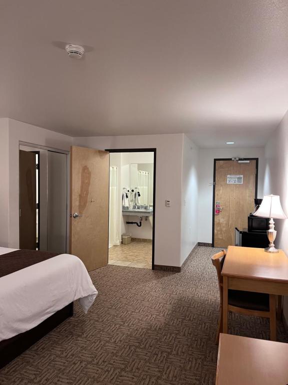 Hotel North Pole - Queen Room With Two Queen Beds - Disability Access