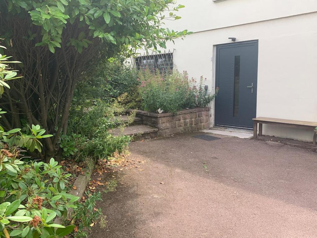 Espace privé dans un parc arboré – photo 9