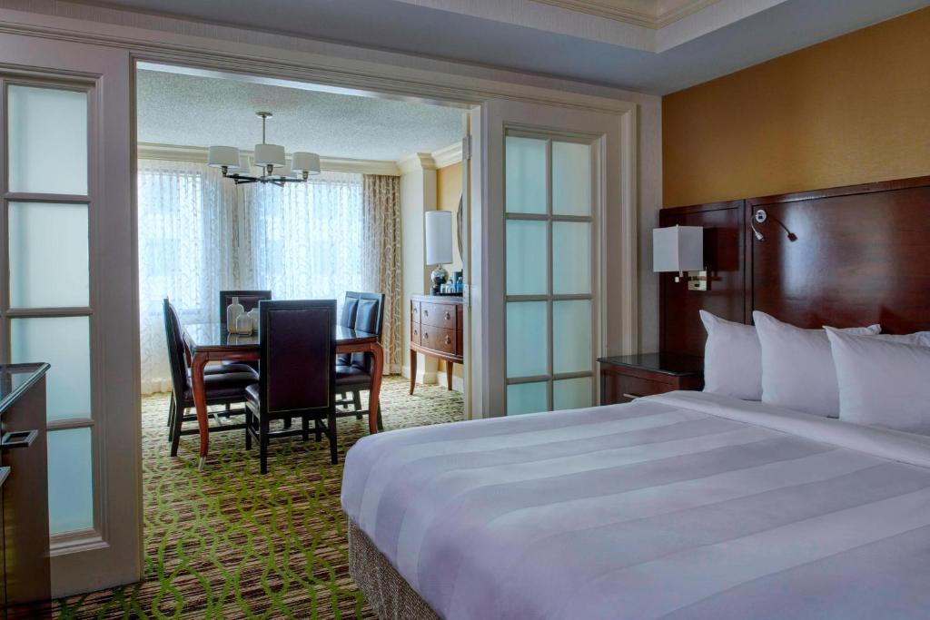Cleveland Marriott Downtown at Key Tower - Suíte Do Governador De Um Quarto Com Sofá-cama