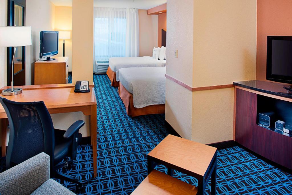 Fairfield Inn & Suites by Marriott Jonesboro - Suite Queen Con Dos Camas Queen Y Sofá Cama
