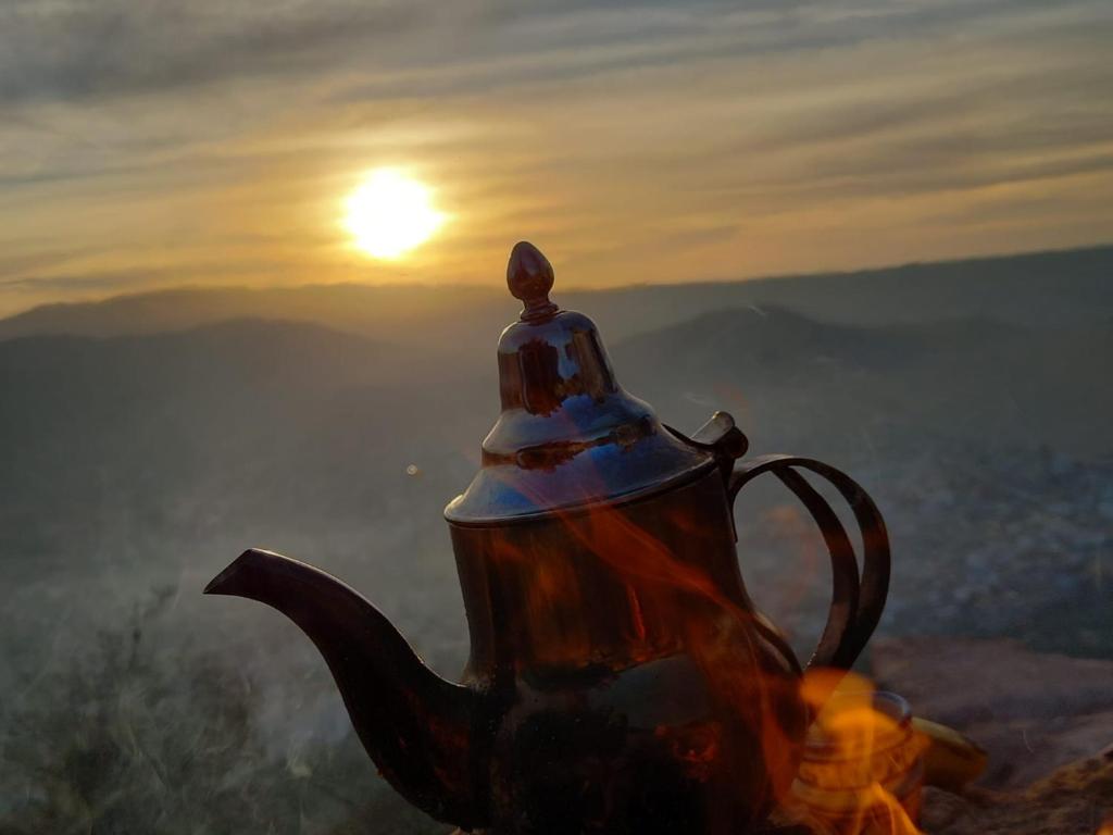 Východ nebo západ slunce při pohledu z bed and breakfast nebo okolí