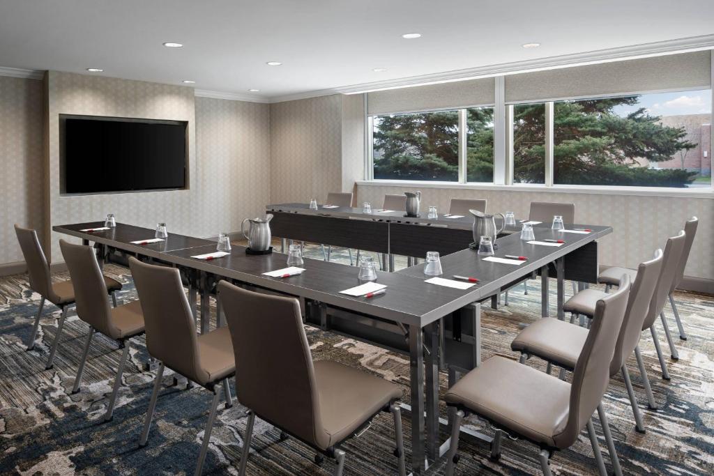 Cleveland Marriott East photo