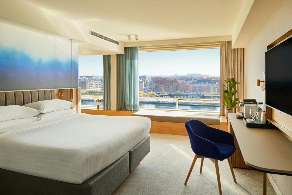 Postel nebo postele na pokoji v ubytování Copenhagen Marriott Hotel