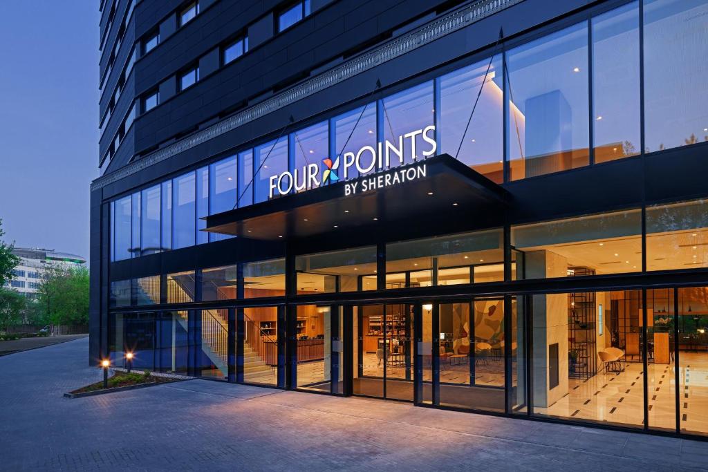 Four Points by Sheraton Warsaw Mokotow - Resim 1