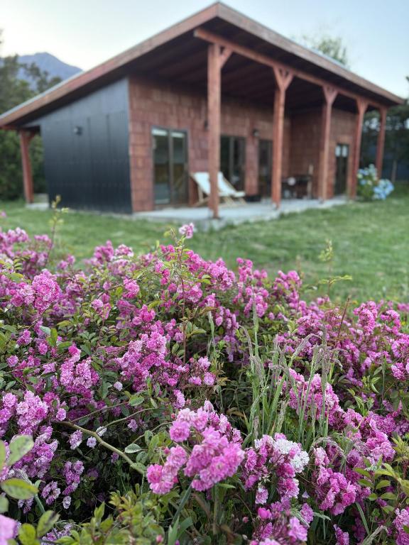 Um jardim no exterior de Rio Blanco