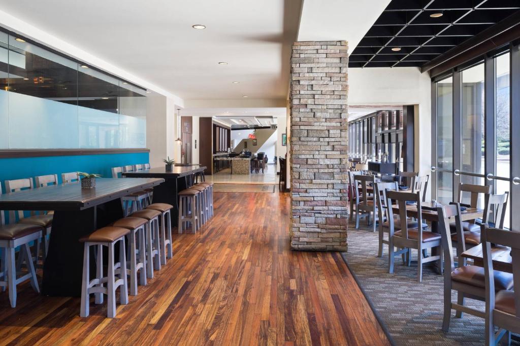 Charleston Marriott Town Center photo