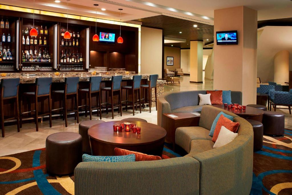 Charleston Marriott Town Center photo