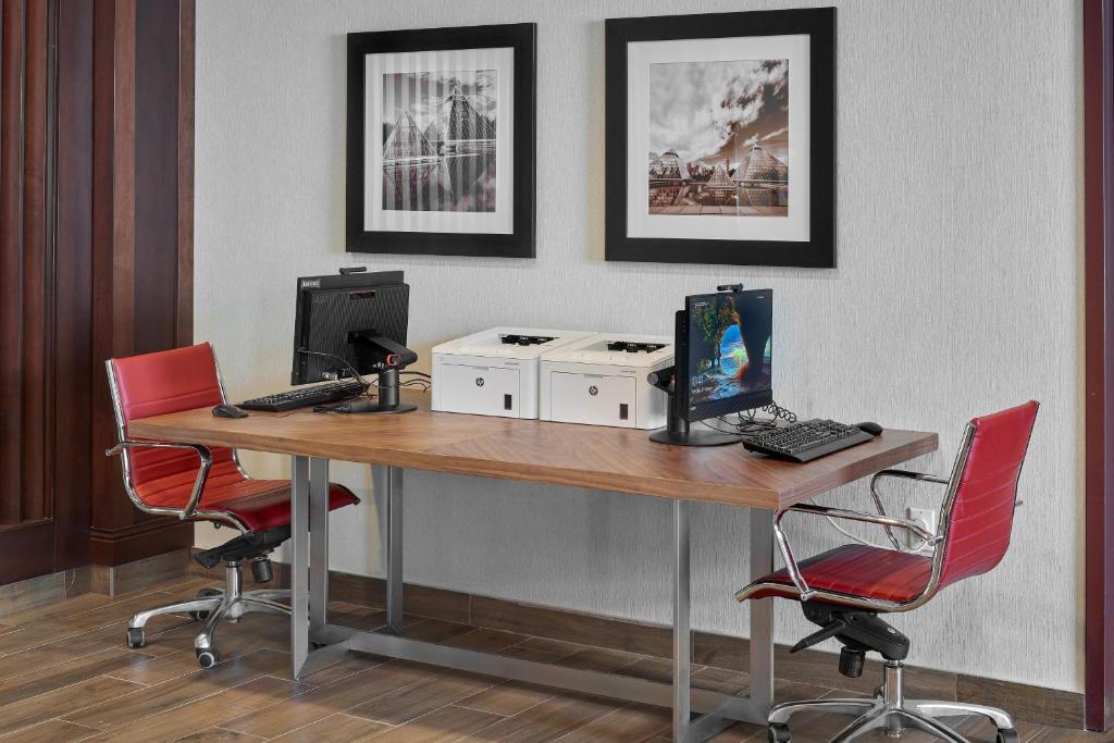 Four Points by Sheraton Edmonton West - Resim 16