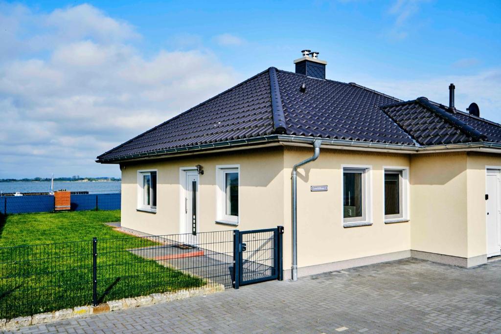 Το κτήριο όπου στεγάζεται  το διαμέρισμα