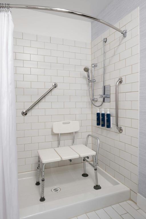 Four Points by Sheraton Victoria Gateway - Resim 40