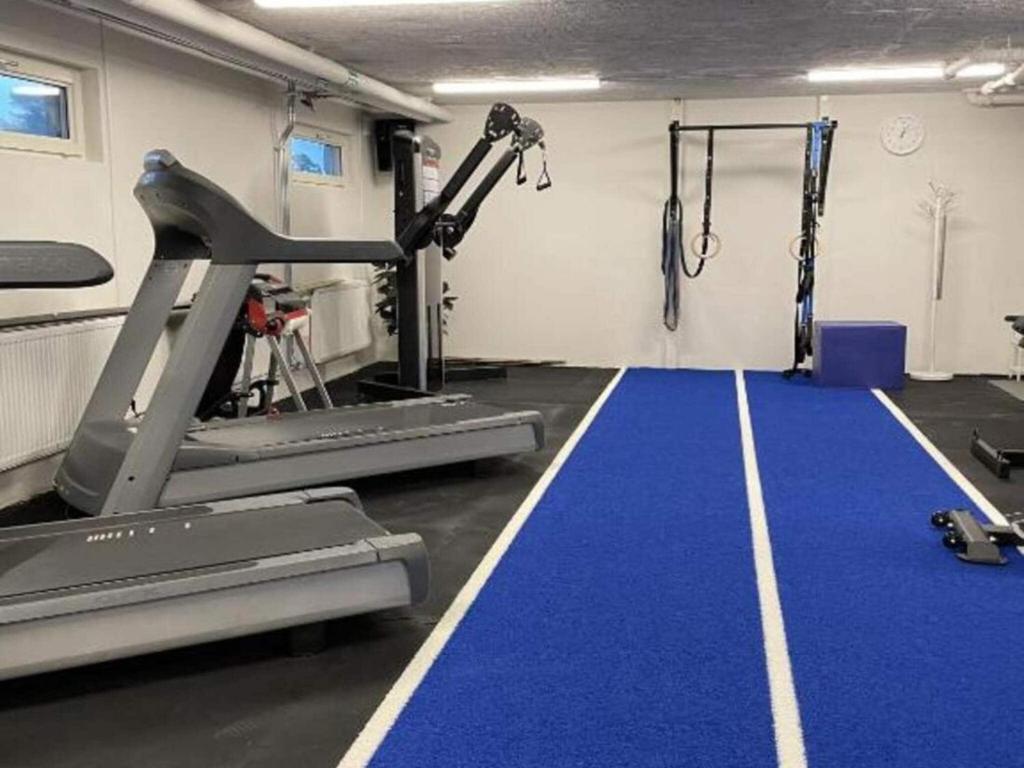 Fitness centrum a/nebo fitness zařízení v ubytování Suite with sea view in Sölvesborg