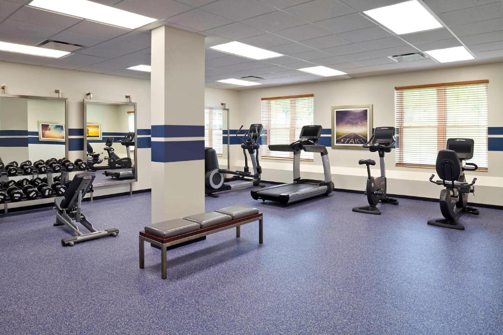 Fitness centrum a/nebo fitness zařízení v ubytování Four Points by Sheraton Moncton