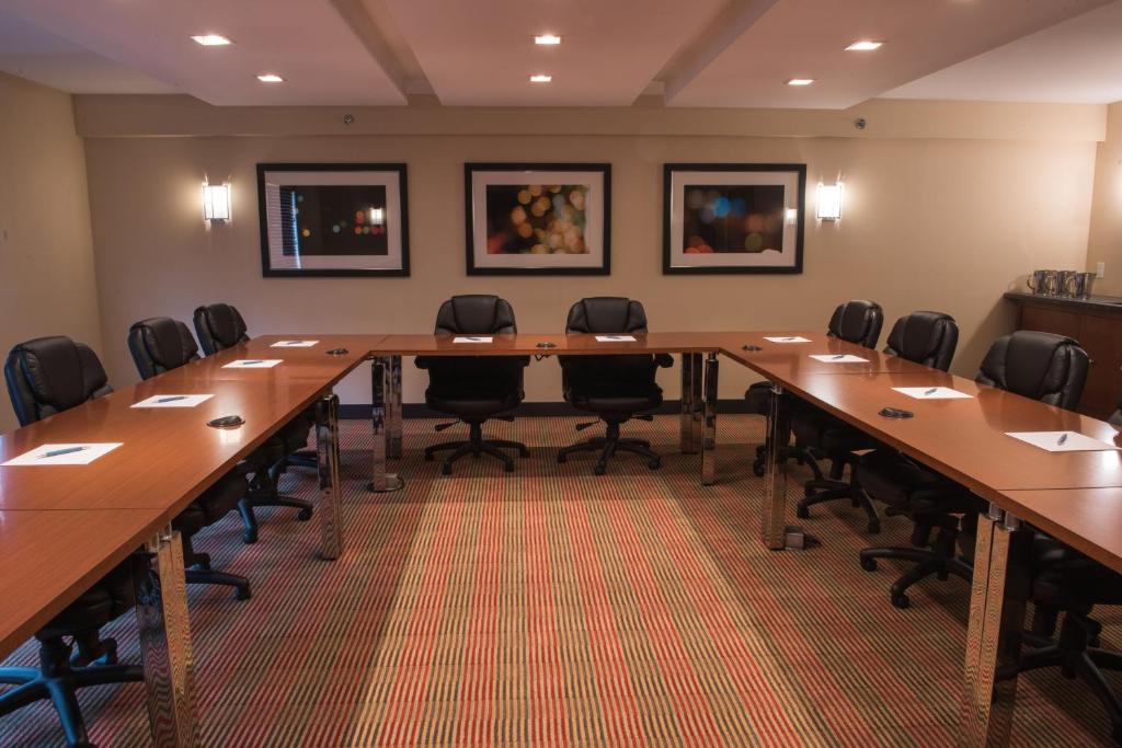 Four Points by Sheraton Winnipeg South - Resim 17