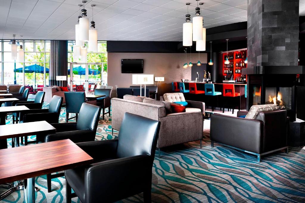 Posezení v ubytování Four Points by Sheraton London