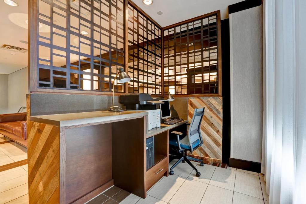 Four Points by Sheraton Toronto Mississauga - Resim 37