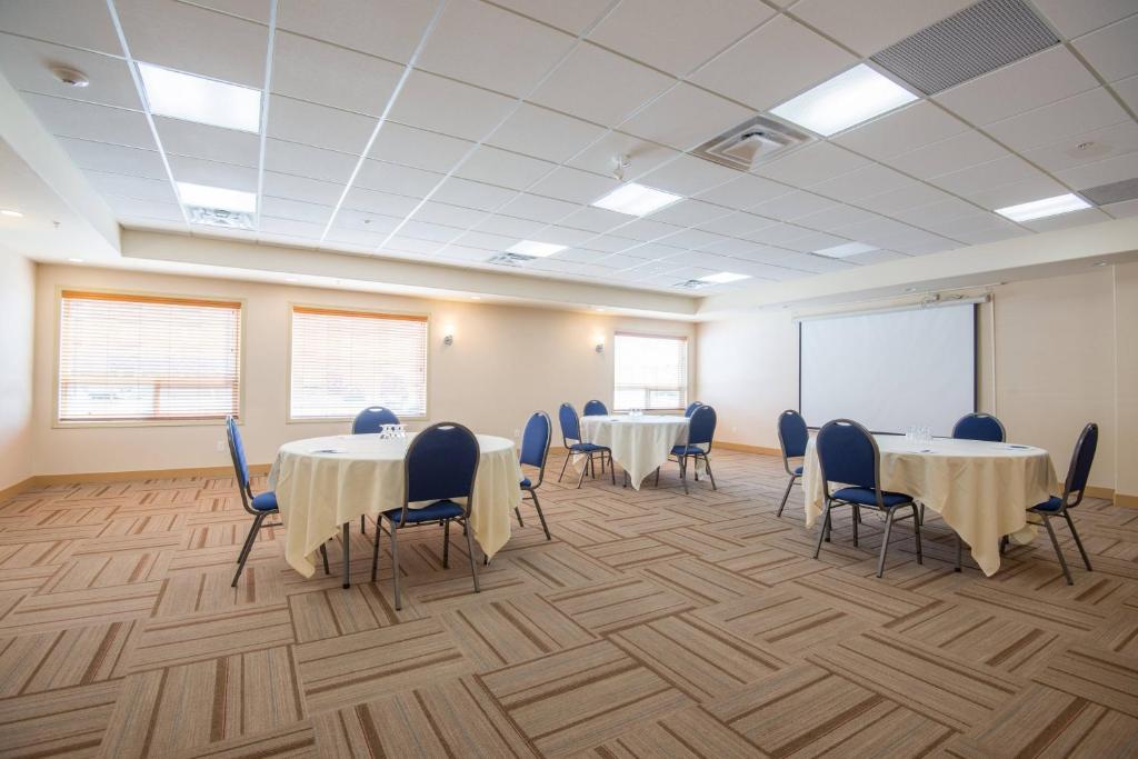 Four Points by Sheraton Saskatoon - Resim 8