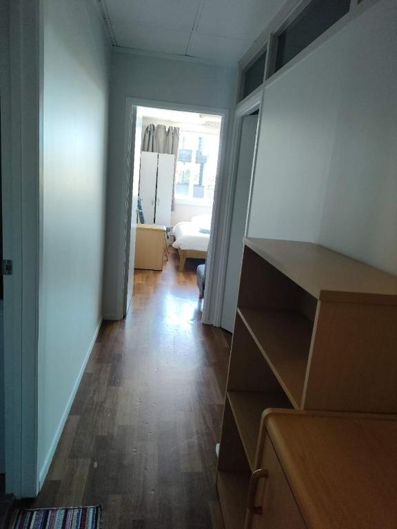 5 Beds including 1 Double Bed, 2 single Beds, 2 Double Sofa Beds, Suite 4, 37 Totara Avenue, New Lynn - Resim 15