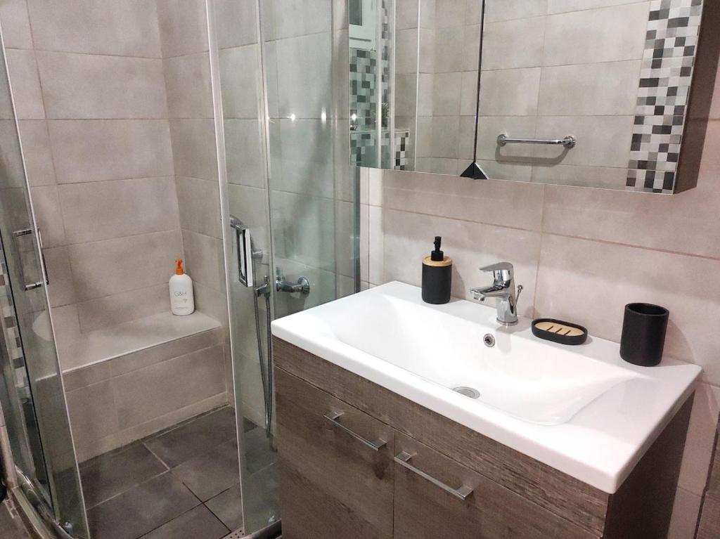 Ένα μπάνιο στο σπιτοκαλυβάκι