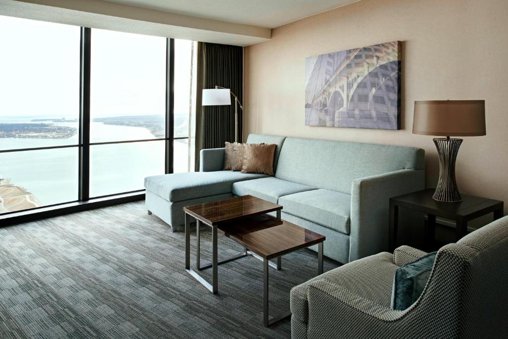 Detroit Marriott at the Renaissance Center - Suite Junior