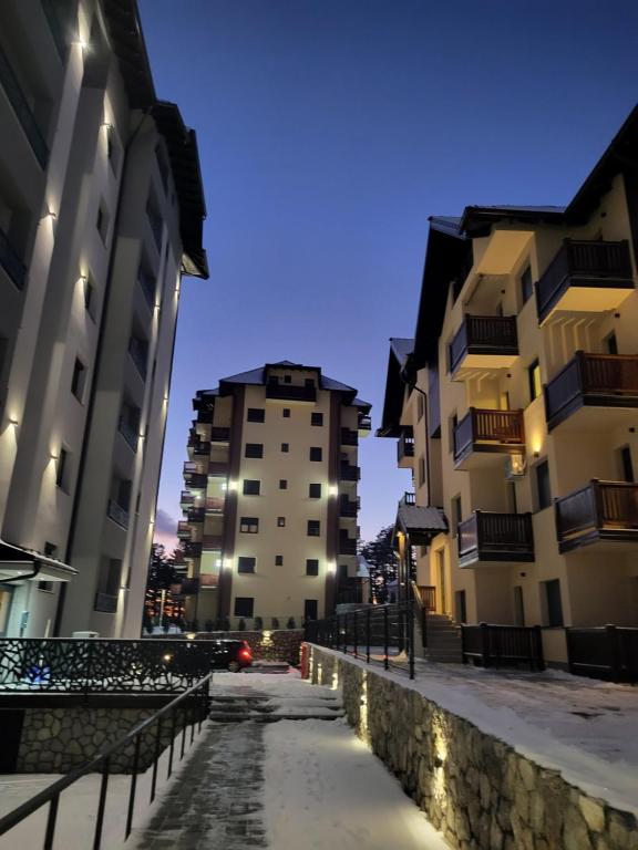 Το κτήριο όπου στεγάζεται  το διαμέρισμα